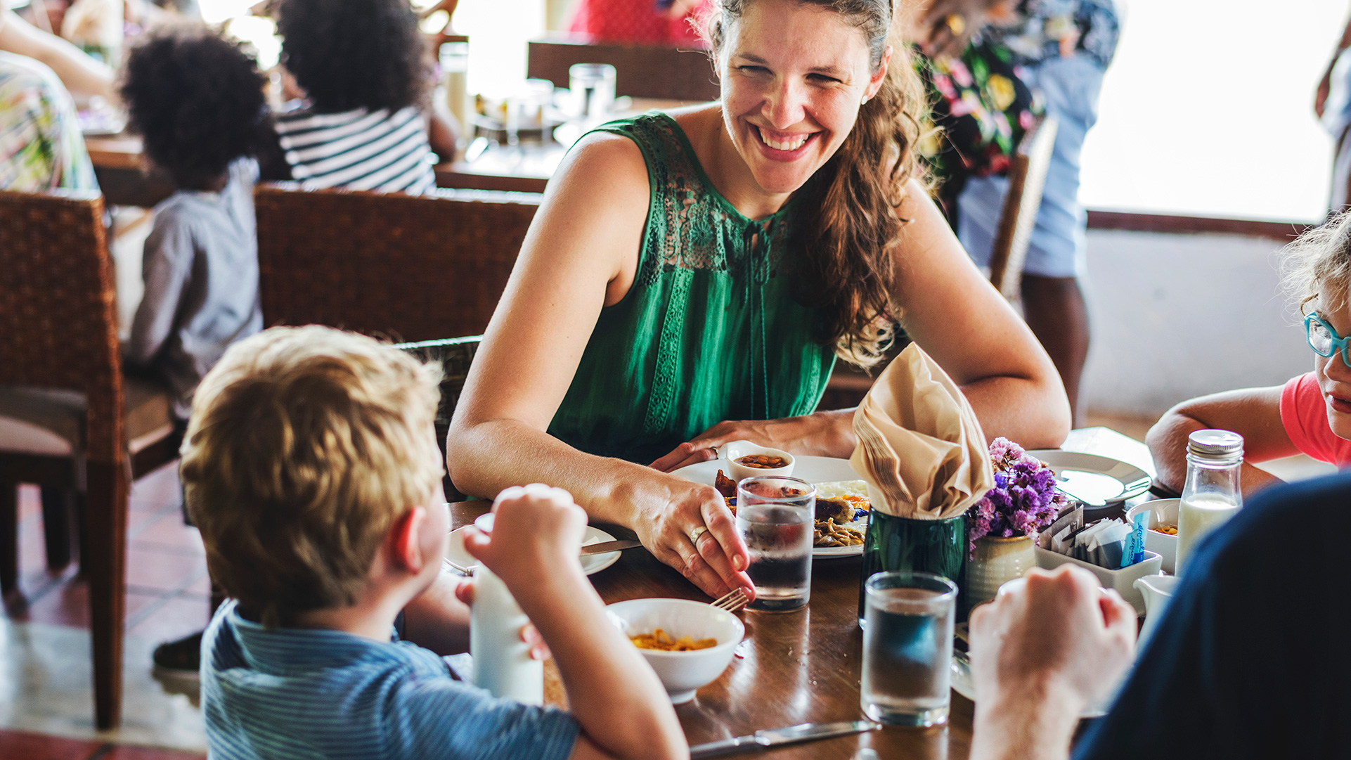 Café da manhã no hotel: regimes de alimentação — Vai com elas