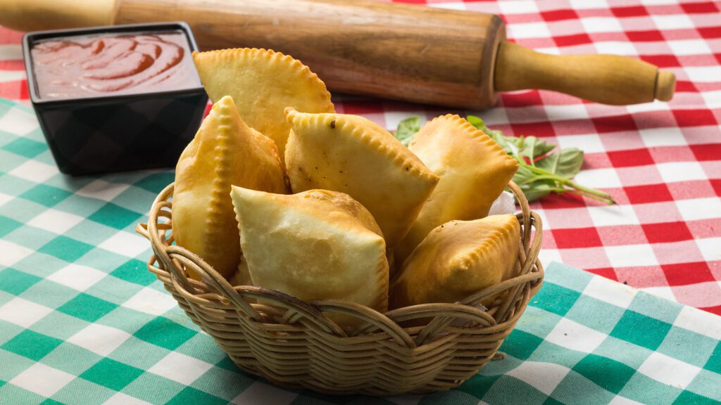 Como fazer pastelzinho para festa